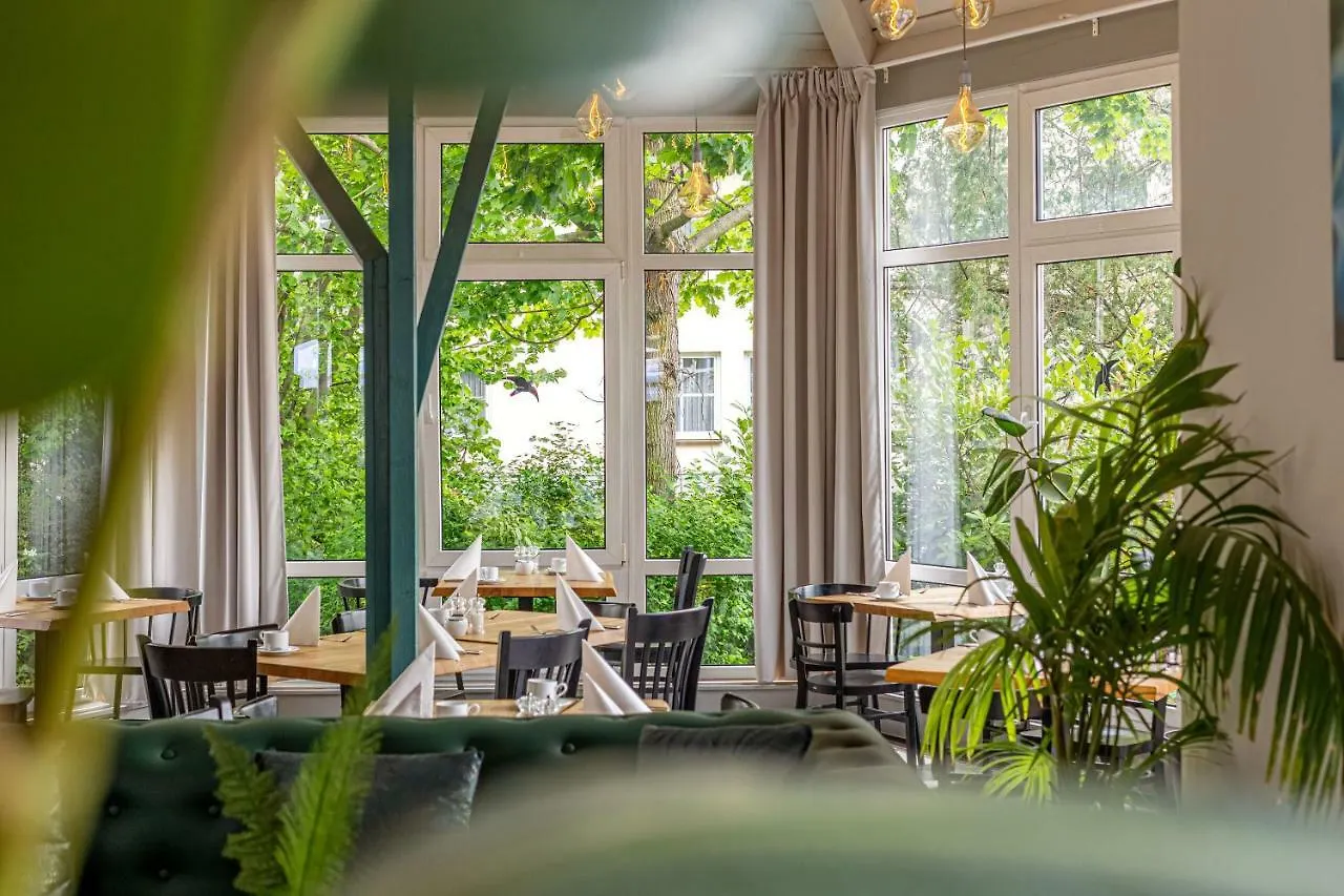Parkhotel Diani Leipzig 4*,